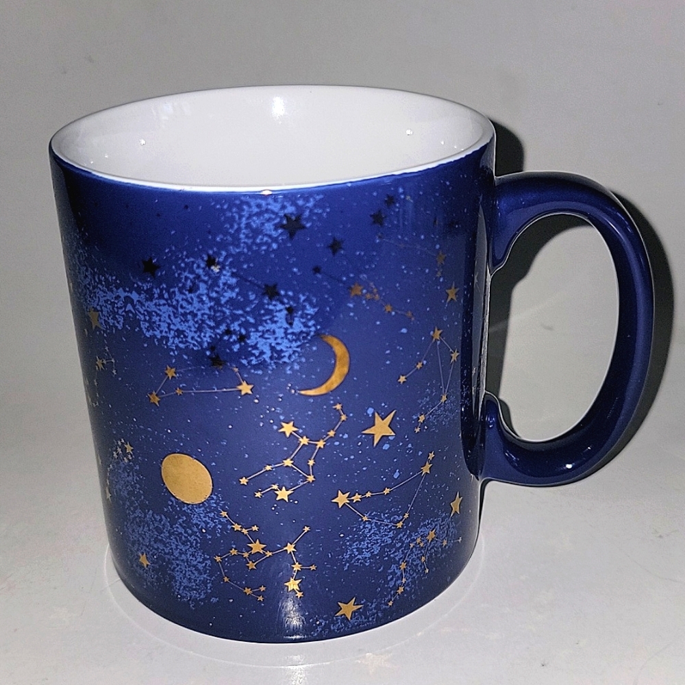 REAL SIMPLE CELESTIAL CERAMIC MUG IN NAVY BLUE WITH GOLD
